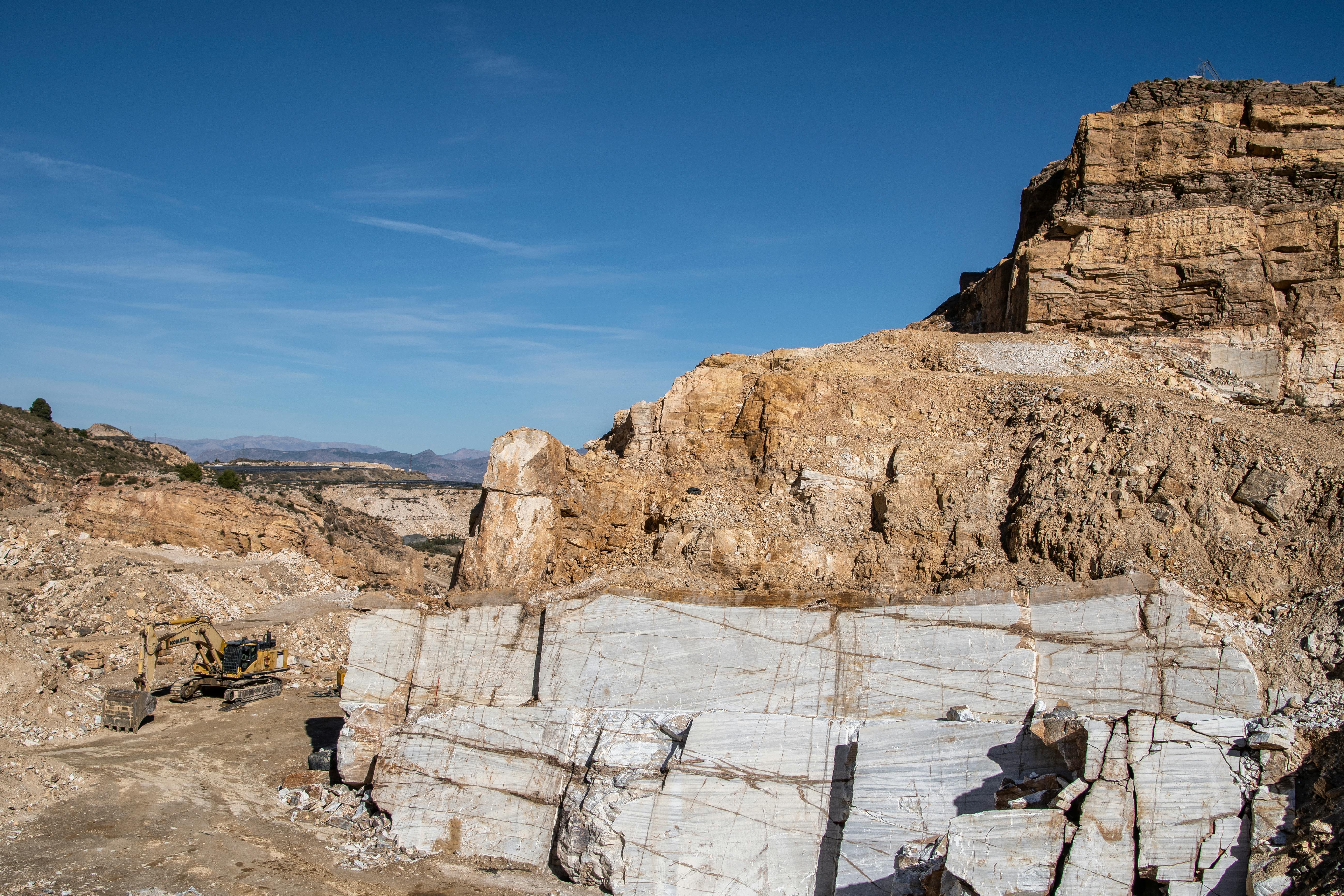 Kapal/Alat kerja tambang